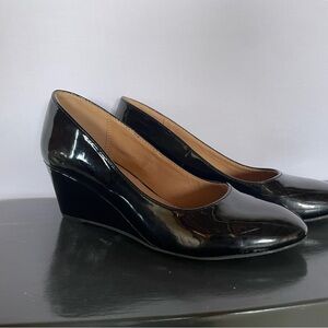 Elegant Black Wedge Pumps